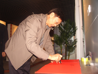 保定市科協主席張懷明應邀來我院作心理健康報告