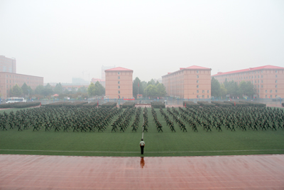 2012級新生軍訓(xùn)結(jié)營式暨開學(xué)典禮順利舉行