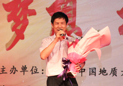 “放飛夢想，揚帆起航”——我院舉辦2012年主題畢業晚會