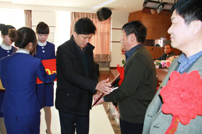 賀陽(yáng)公司舉行2011年度先進(jìn)單位、先進(jìn)個(gè)人表彰大會(huì)