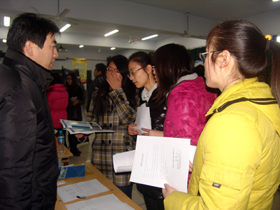 我院成功舉辦2012屆畢業生校園雙選會
