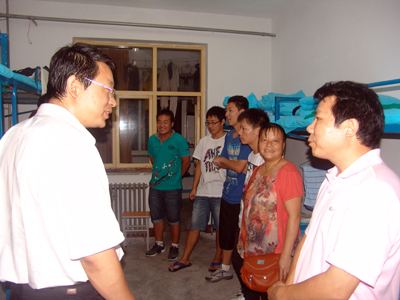新學期院領導視察2011級新生住宿情況