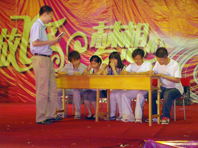 “放飛夢想”學院舉辦2011屆畢業晚會