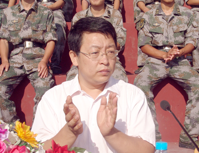 2010級新生軍訓開營式隆重召開