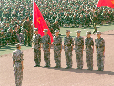 2010級新生軍訓開營式隆重召開