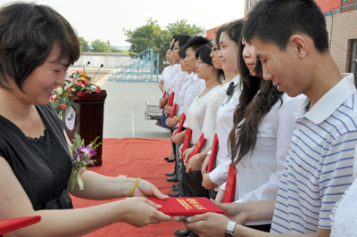 2010屆畢業典禮暨學位授予儀式隆重舉行