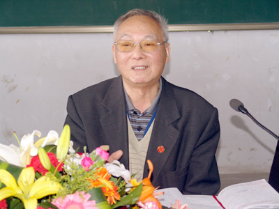 艱辛成就偉業 奮斗創造輝煌 我院召開傳達“兩會”精神報告會