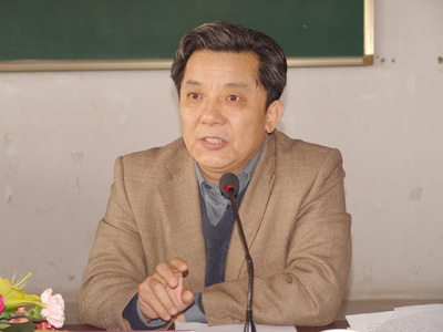 艱辛成就偉業 奮斗創造輝煌 我院召開傳達“兩會”精神報告會