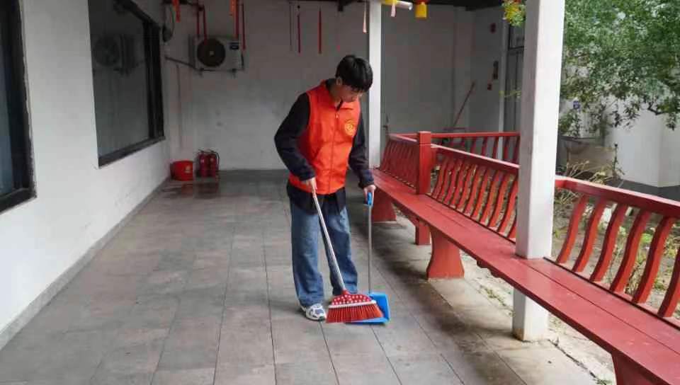 志愿服務暖人心，養老院里筑真情