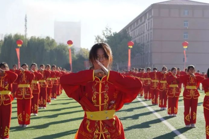 一起動(dòng)感青春！保定理工學(xué)院2023年秋季運(yùn)動(dòng)會(huì)圓滿閉幕