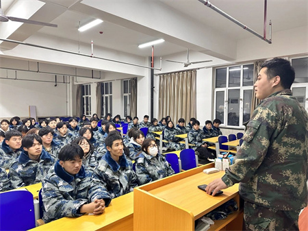 傾聽學生心聲，交流共話成長--藝術學院組織召開“藝術學院民主座談會”