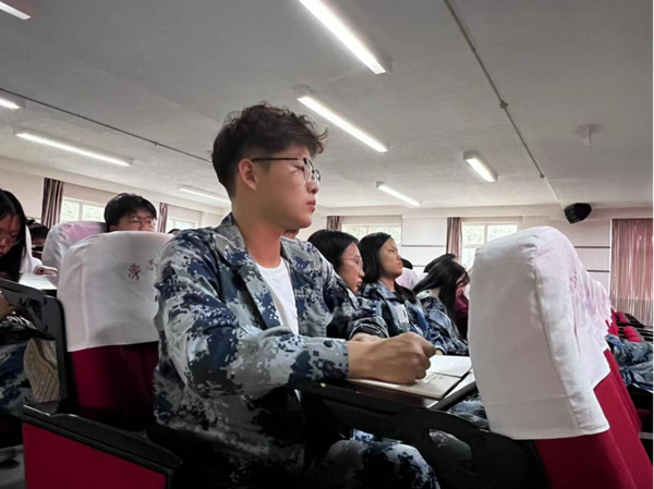 保定理工學院||管理學院||聆聽前沿聲音，暢享理論盛宴——我院工程管理、工程造價學子聆聽王興國教授講座