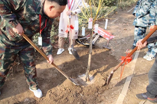 植樹節|管理學院|手植一抹綠，心栽一片林