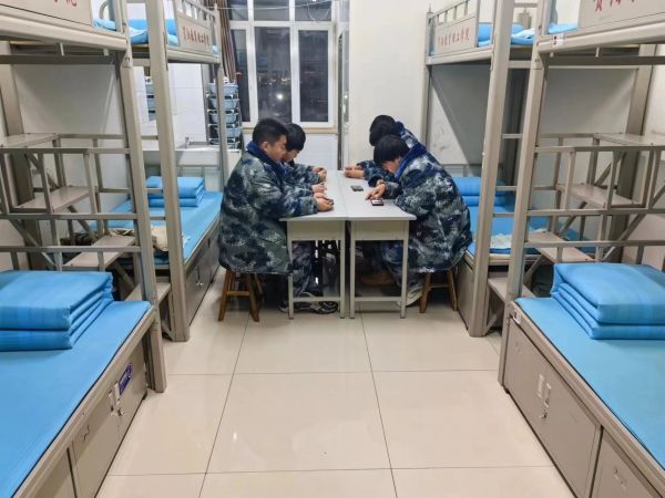保定理工學院||管理學院||學習榜樣精神，爭做先鋒模范