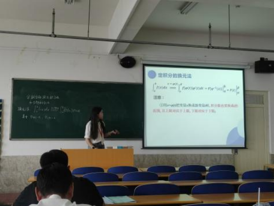 數學教研室加強對青年教師的培養和幫扶