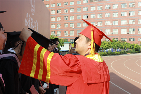 保定理工學院藝術學院 “青春不散場，未來皆可期”2024屆畢業(yè)典禮暨學位授予儀式