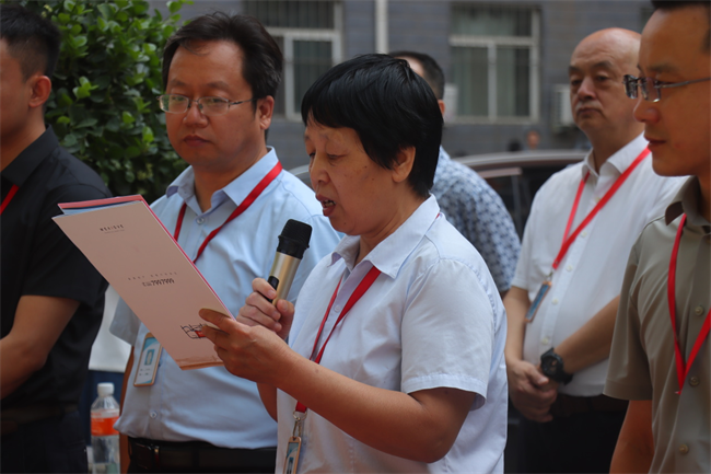 此去提衡霄漢上， 鵬摶鯤運更論程——保定理工學院教職工私家車喜送畢業生啟動儀式