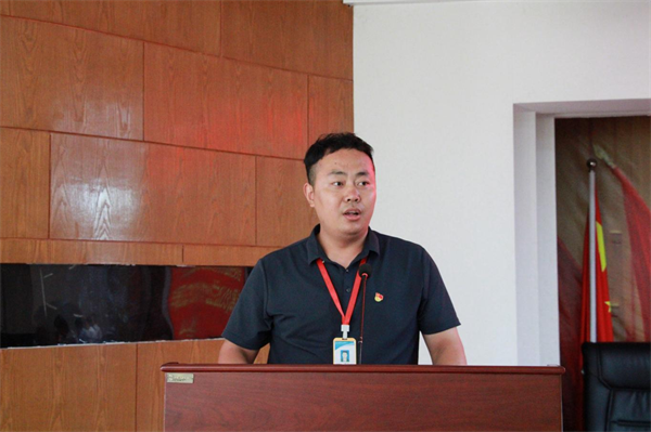 櫛風沐雨顯初心  踔厲奮發勇向前——我校黨委隆重舉辦慶祝中國共產黨成立103周年暨七一表彰活動