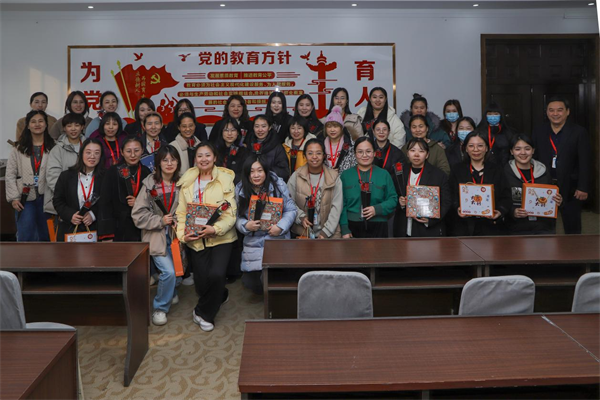 凝聚奮進力量 書寫巾幗榮光--保定理工學院校領導走訪慰問女教職工送上“三八”國際勞動婦女節祝福
