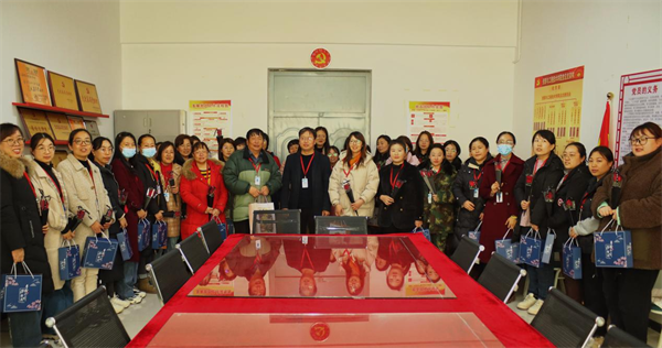 凝聚奮進力量 書寫巾幗榮光--保定理工學院校領導走訪慰問女教職工送上“三八”國際勞動婦女節祝福