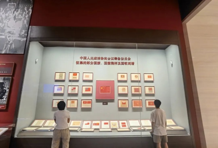 重溫紅色精神，觀今朝之發展——信息科學與工程學院愛國主義教育實踐團赴中國共產黨歷史展覽館紀實
