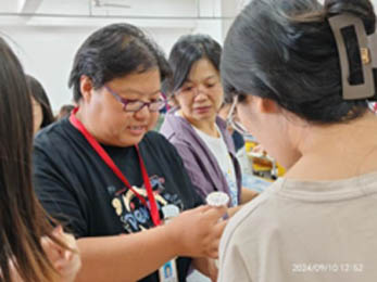 月滿中秋,師恩難忘|信工學院開展“感師恩，迎中秋”主題活動