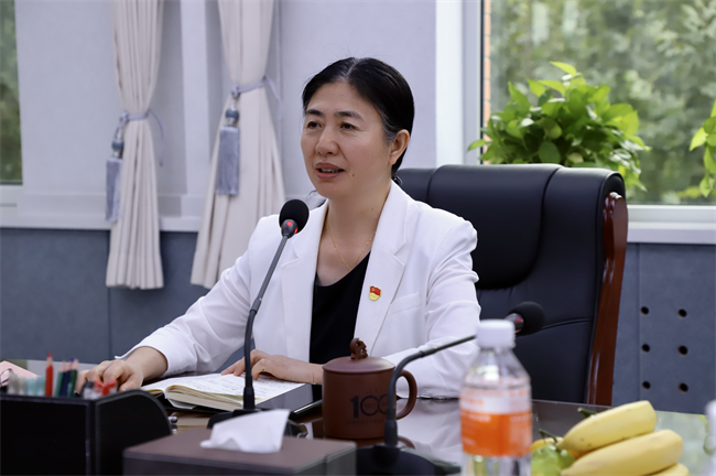 我校舉行“弘揚(yáng)教育家精神暨中秋國慶雙節(jié)”座談會(huì)