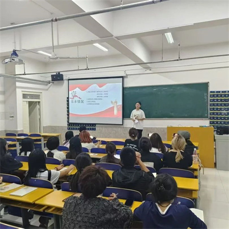“智慧團建，服務同學”——保定理工學院藝術學院團總支組織部召開工作例會，深入研討智慧團建與冀 e 青春使用事項