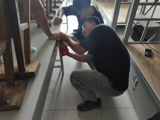 資源學院“以愛迎新，輔導員在行動”