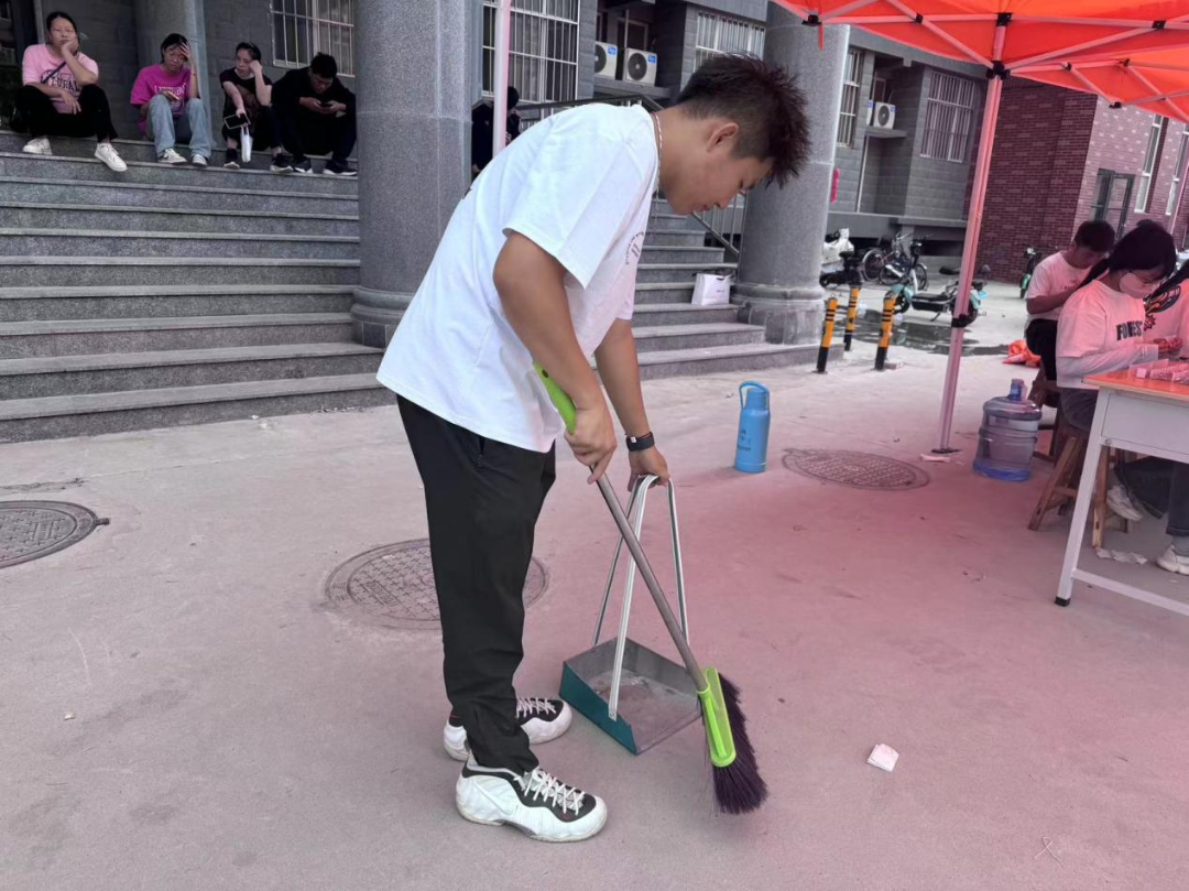 信工學(xué)院“同伴成長，暖心啟航”