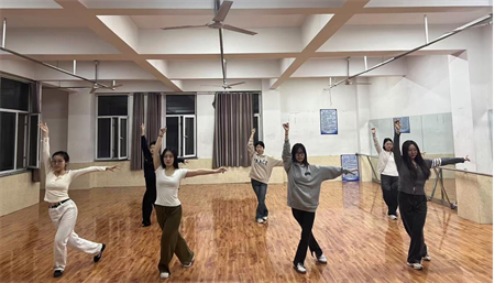 鳳凰花開，木已成材 —— 播音與主持藝術專業畢業匯演彩排精彩紛呈