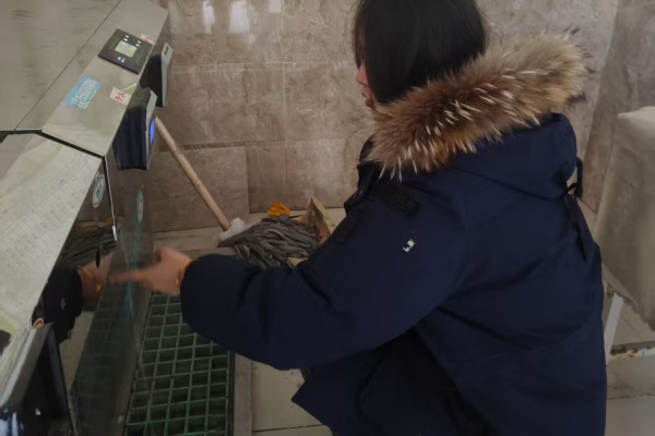 輔導員在行動：全面排查隱患，守護學生安全