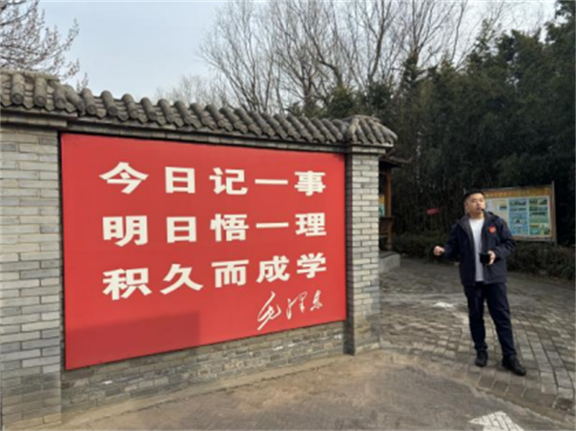 踐行雷鋒精神 奉獻點亮青春——保定理工學院開展學習雷鋒精神主題活動
