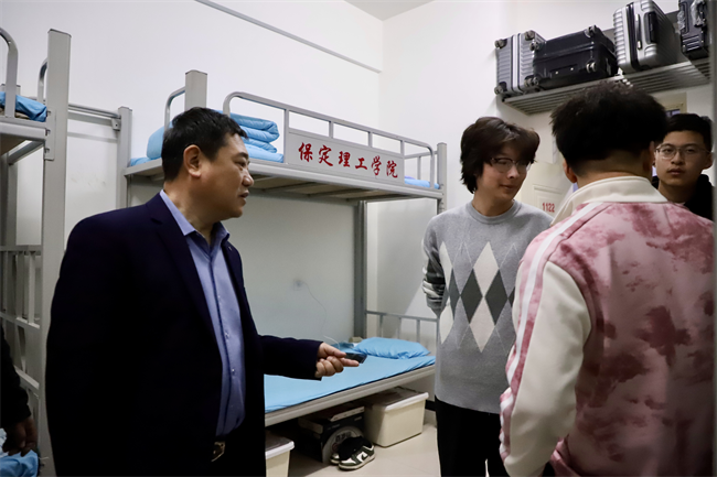 夯實(shí)安全根基 護(hù)航校園安寧——保定理工學(xué)院開展校園安全隱患大檢查