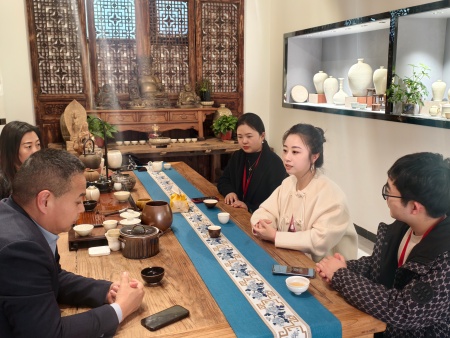 保定理工學(xué)院與大宋定瓷共商實(shí)習(xí)基地深度合作方案—校企攜手探索傳統(tǒng)文化傳承與創(chuàng)新路徑