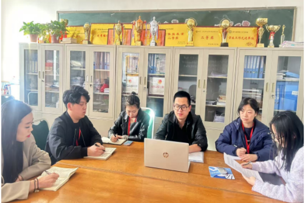 守護(hù)心靈，健康成長(zhǎng)——保定理工學(xué)院經(jīng)濟(jì)學(xué)院成功舉辦輔導(dǎo)員心理危機(jī)干預(yù)培訓(xùn)會(huì)