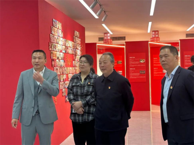 保定理工學院經濟學院與東小莊村黨建聯建共建簽約暨大學生志愿服務社會實踐基地啟動儀式圓滿舉行