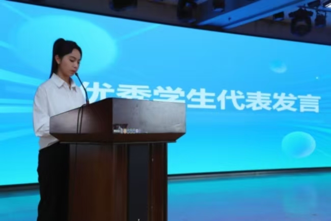 書香浸潤校園，閱讀賦能評估 ——保定理工學院圖書館舉辦2025年世界讀書月啟動儀式