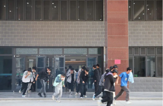 筑牢校園防火墻，讓安全成為一種習慣——保定理工學院會計學院消防演練