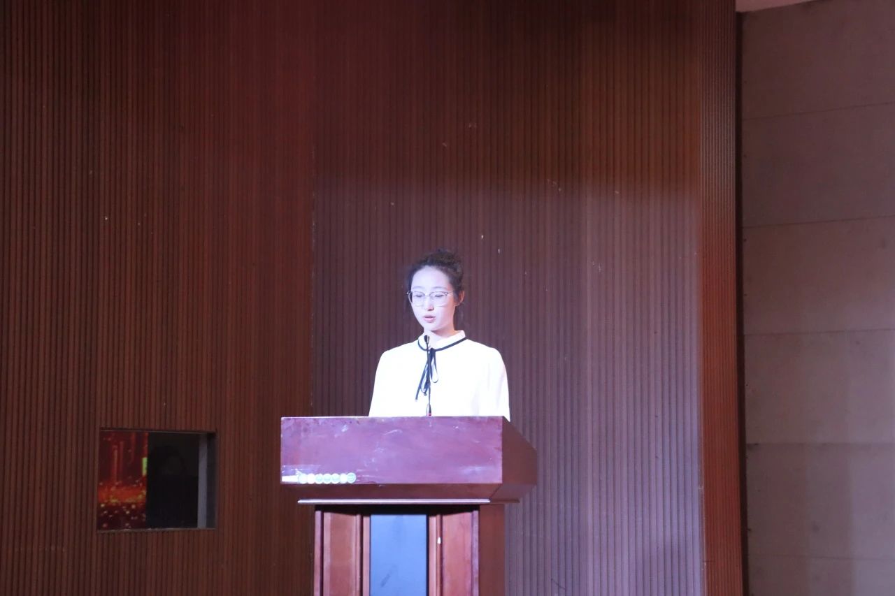 “崇德尚學(xué)揚師道，鋒華正茂育新人”三月份教育學(xué)院表彰大會