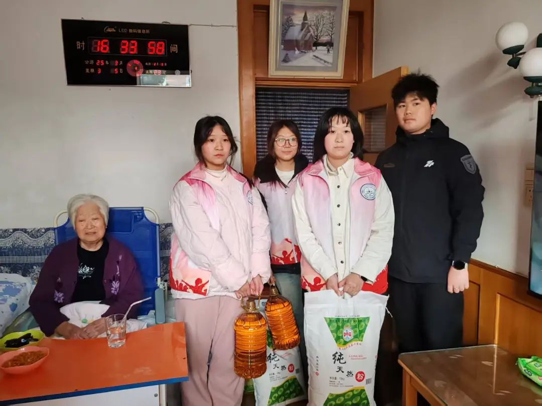 學(xué)習(xí)雷鋒精神，踐行教育使命——教育學(xué)院雷鋒月志愿服務(wù)活動(dòng)