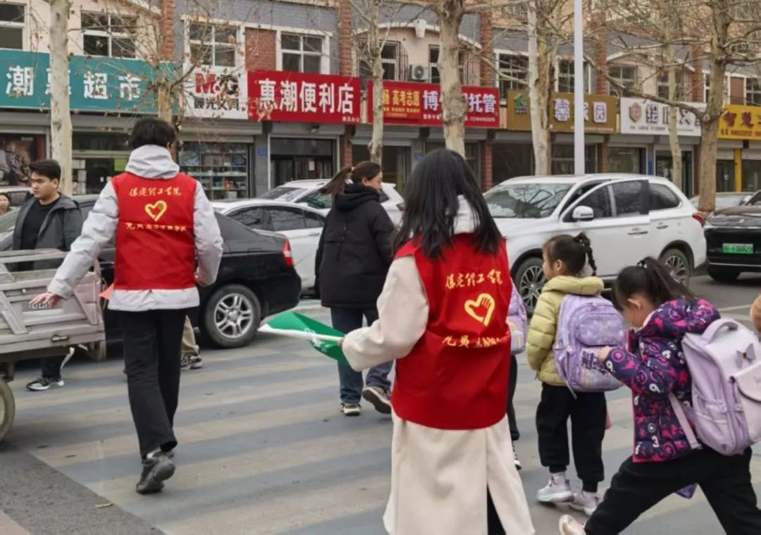學(xué)習(xí)雷鋒精神，踐行教育使命——教育學(xué)院雷鋒月志愿服務(wù)活動(dòng)