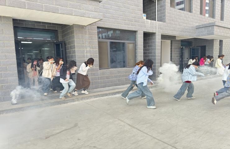 生命至上，以練筑防