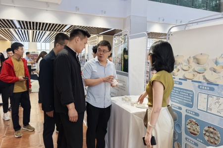 保定理工學院藝術學院2025屆畢業設計作品展盛大開幕，校企共賞藝術盛宴