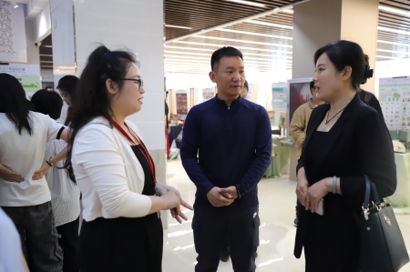 保定理工學院藝術學院2025屆畢業設計作品展盛大開幕，校企共賞藝術盛宴