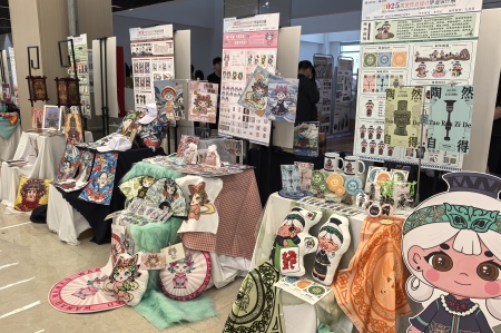 保定理工學院藝術學院2025屆畢業設計作品展盛大開幕，校企共賞藝術盛宴