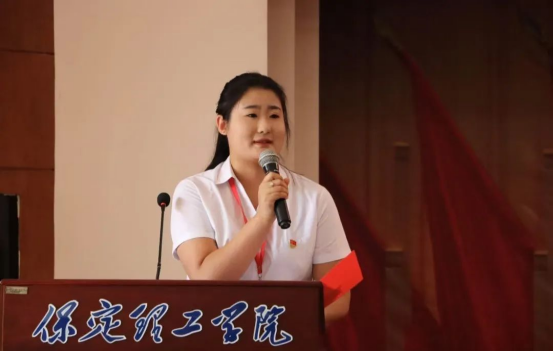 逐夢青春 遠(yuǎn)行思恩 ：會計學(xué)院2025屆畢業(yè)典禮暨學(xué)位授予儀式