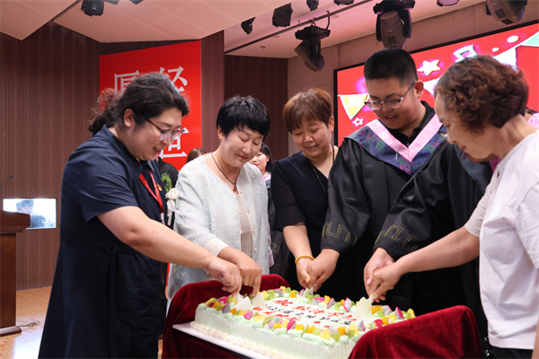 保定理工學院經濟學院2025屆畢業典禮暨學位授予儀式圓滿落幕