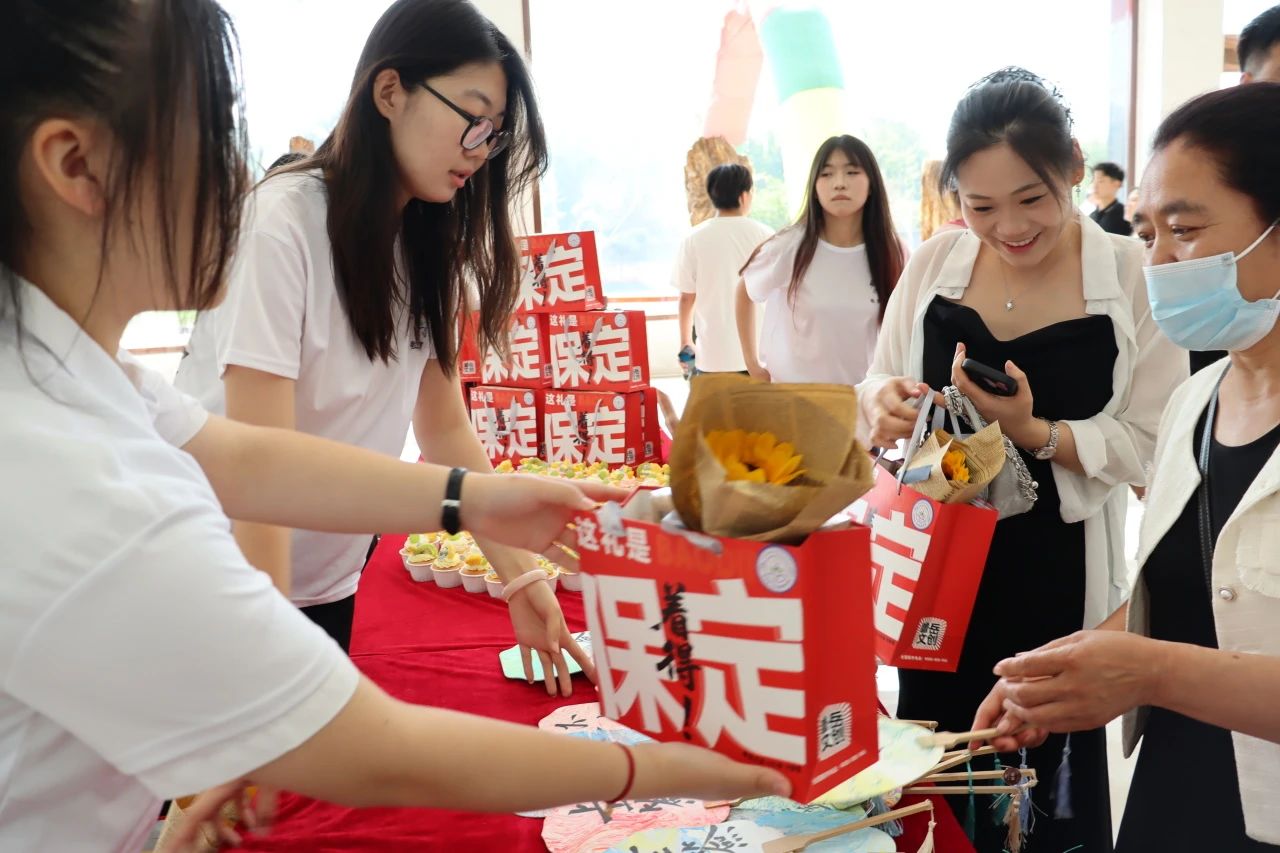 保定理工學(xué)院‖教育學(xué)院‖遇見未來，共育花開—2025屆教育學(xué)院家長接待日圓滿完成