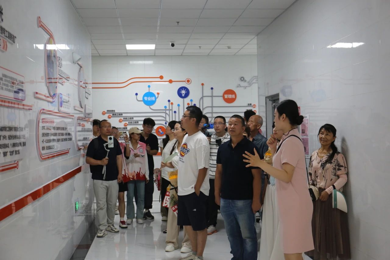 保定理工學(xué)院‖教育學(xué)院‖遇見未來，共育花開—2025屆教育學(xué)院家長接待日圓滿完成